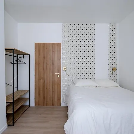 Les Maisons Acajou - *